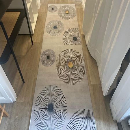 Bel Appartement Spacieux ,Convivial De 3 Chambres Avec Parking Prive Secure Caen Exterior foto