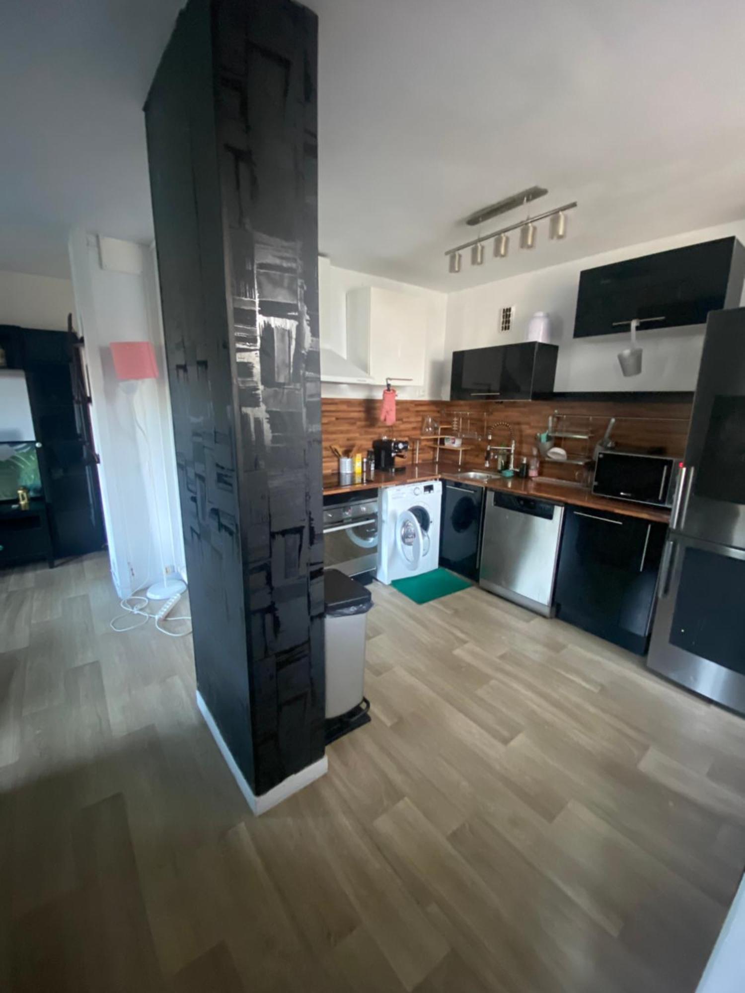 Bel Appartement Spacieux ,Convivial De 3 Chambres Avec Parking Prive Secure Caen Exterior foto