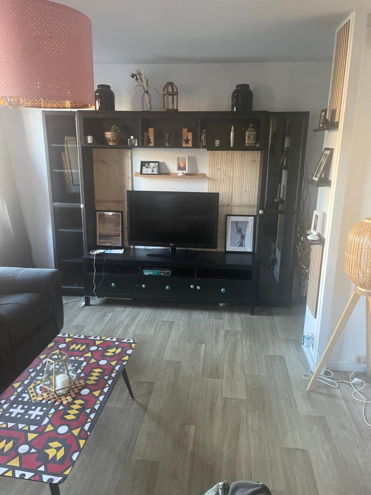 Bel Appartement Spacieux ,Convivial De 3 Chambres Avec Parking Prive Secure Caen Exterior foto